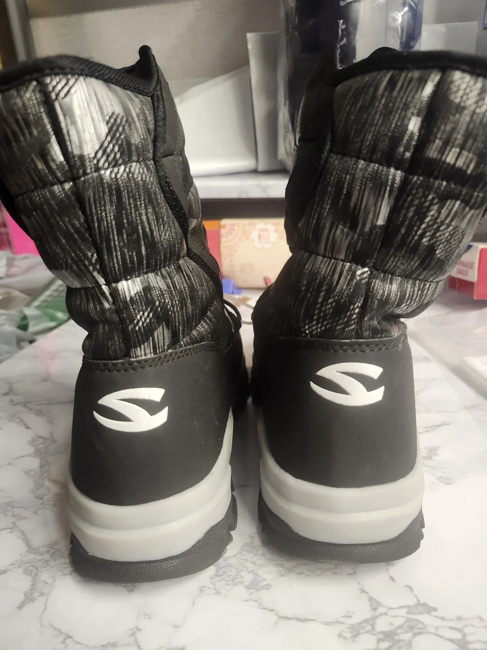 Hobibear Kids Snow Boots AW3771 Black & White Kids Size 2 And A Half Like New